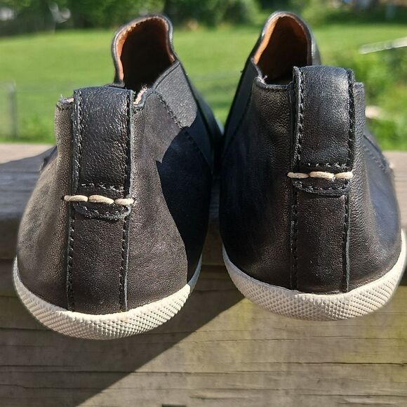 Frye Melanie Black Leather Slip-On Sneakers Size 9 - Picture 3 of 7